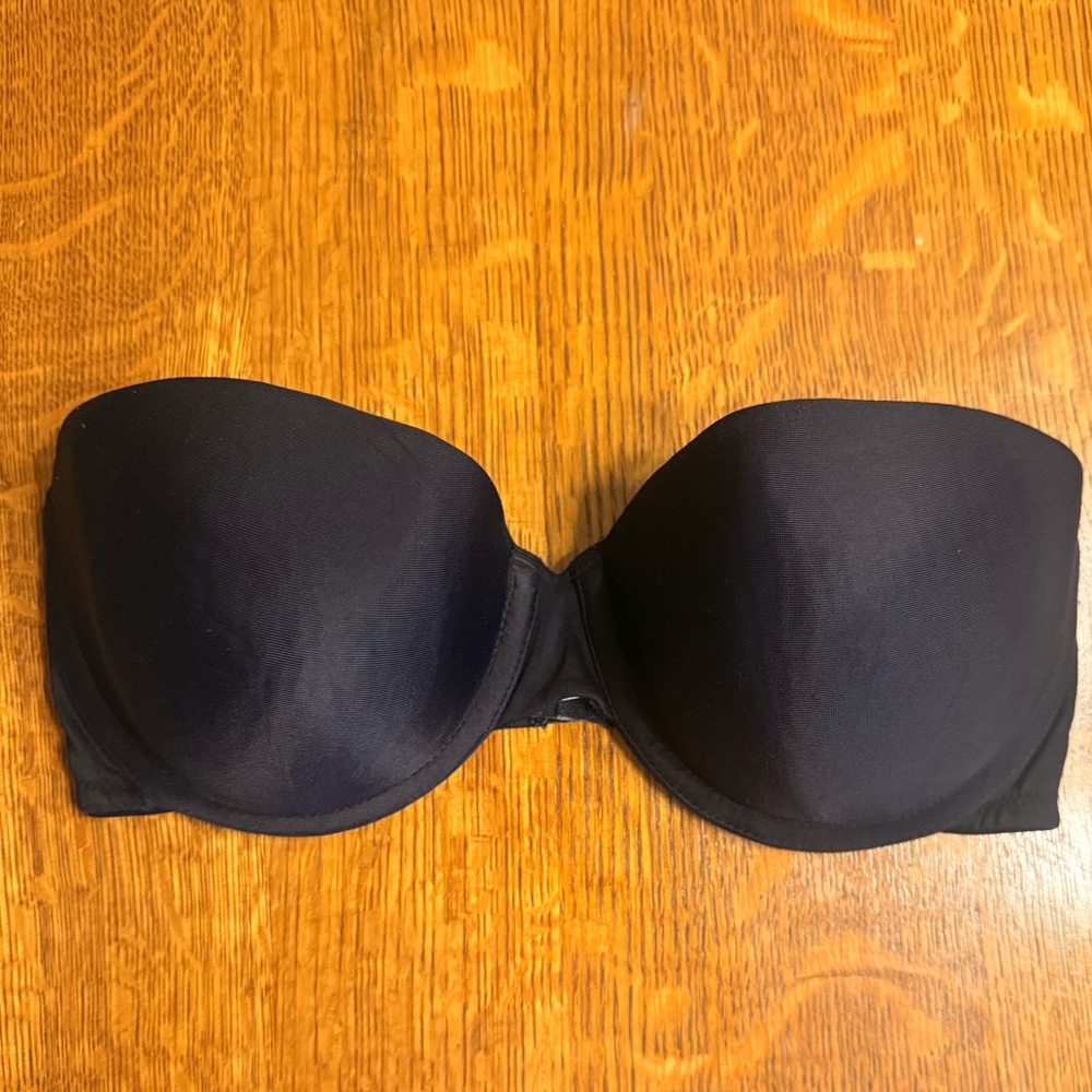 Victoria’s Secret Smooth Fit Black Strapless Bra with Inner Stretch Sides 34D